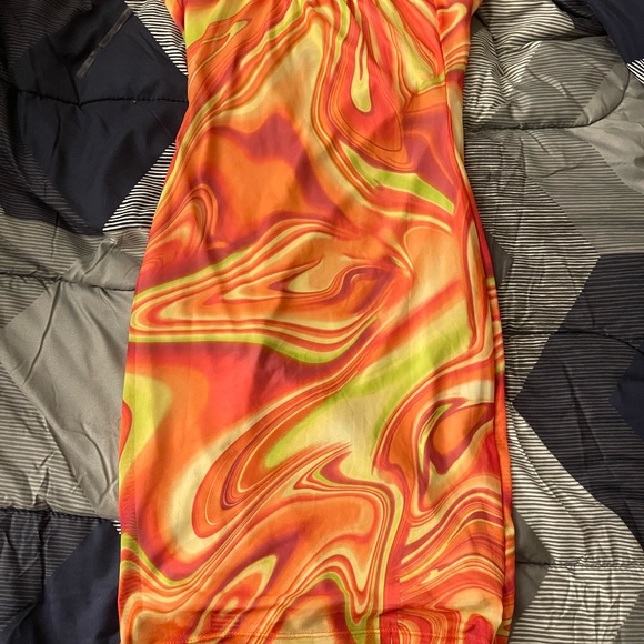 Dress - Picture 2 of 2